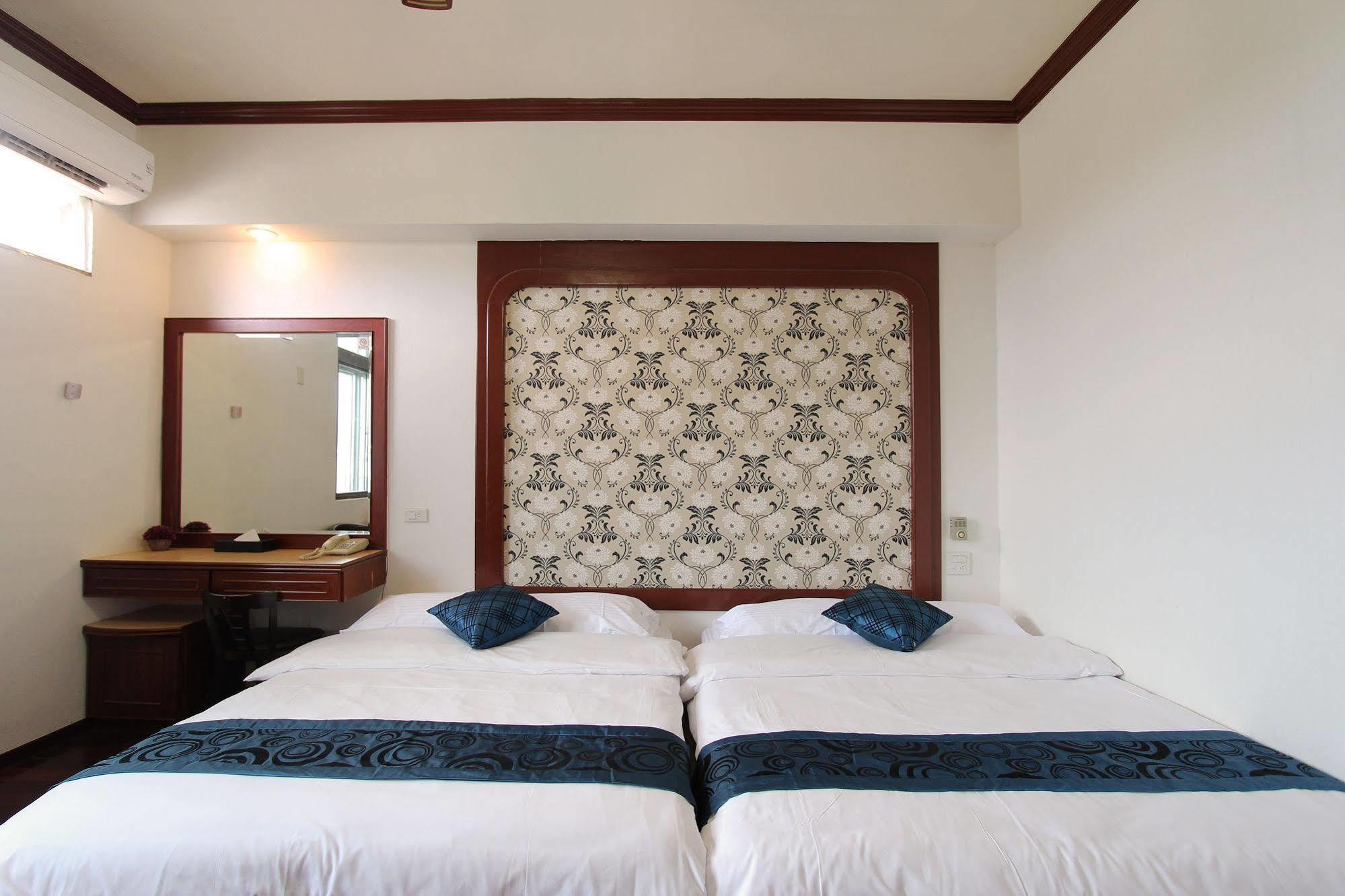 陶陶居商旅 Tautauchu Hotel Hualien Extérieur photo